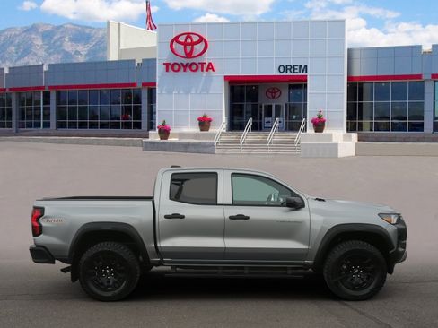 Used 2025 Chevrolet Colorado Trail Boss image 3