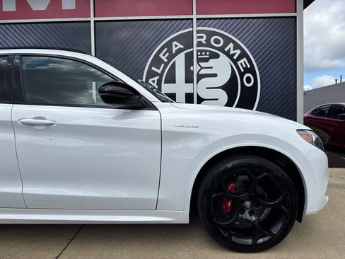 Used 2023 Alfa Romeo Stelvio Veloce AWD/4WD image 3