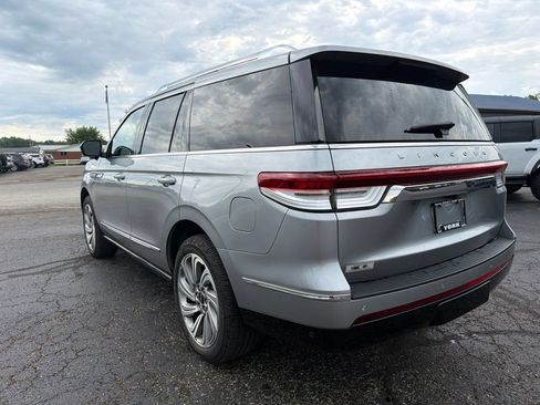 Used 2022 Lincoln Navigator Reserve AWD/4WD image 4