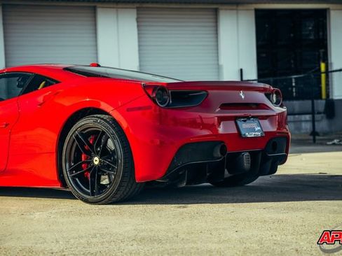 Used 2018 Ferrari 488 GTB image 65