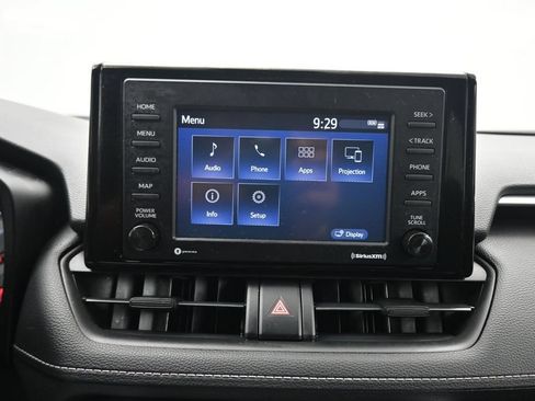 Used 2021 Toyota RAV4 LE FWD image 17