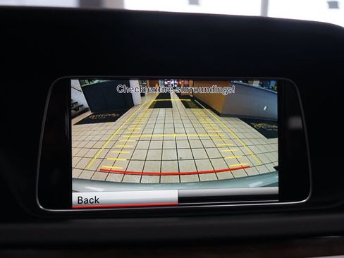 Used 2014 Mercedes-Benz E 350 4MATIC Sedan image 8