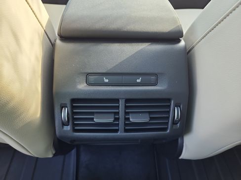 New 2025 Land Rover Discovery Sport S image 27