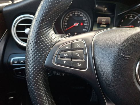 Used 2019 Mercedes-Benz GLC 300 4MATIC image 21