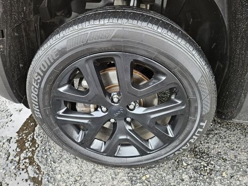 Used 2018 Jeep Renegade Altitude image 8