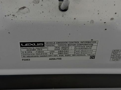 Used 2025 Lexus ES 300h w/ Premium Package FWD image 16