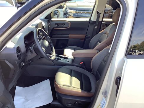 Used 2024 Ford Bronco Sport Outer Banks w/ Tech Package AWD/4WD image 9