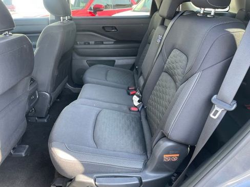 Certified 2023 Nissan Pathfinder SV w/ Black Appearance Package AWD/4WD image 6