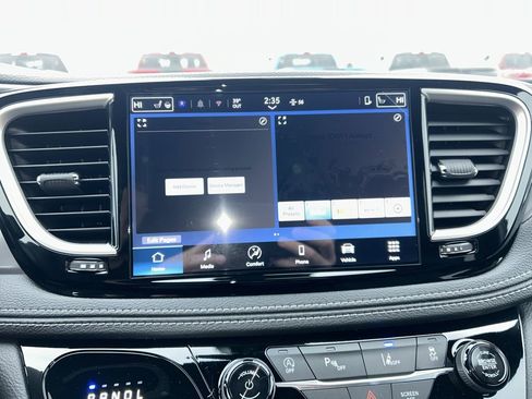 New 2026 Chrysler Pacifica Select image 32