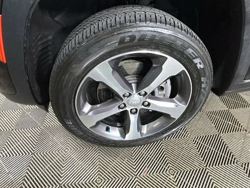 Used 2024 Jeep Grand Cherokee Limited 4xe AWD/4WD image 10