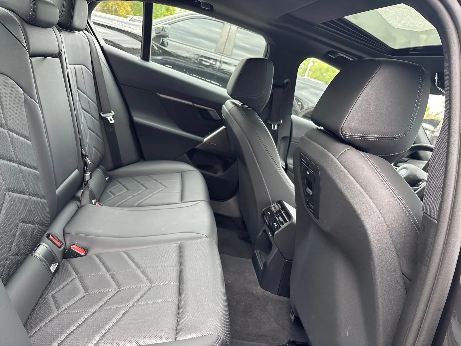 Used 2024 BMW i5 eDrive40i RWD image 16