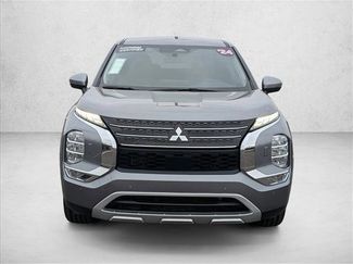 Used 2024 Mitsubishi Outlander SE video 2