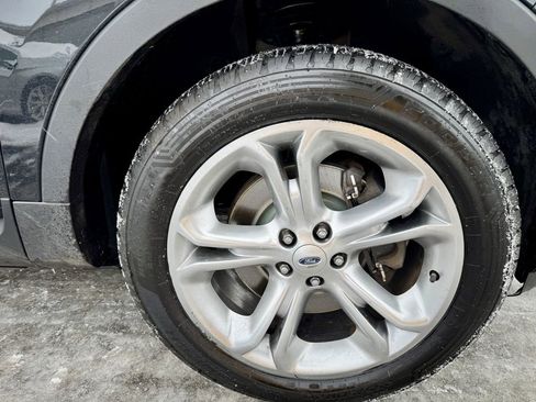 Used 2015 Ford Explorer Limited image 9