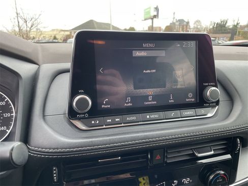 Used 2021 Nissan Rogue SV image 10