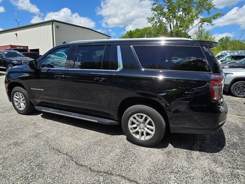 Used 2024 Chevrolet Suburban LT AWD/4WD image 4