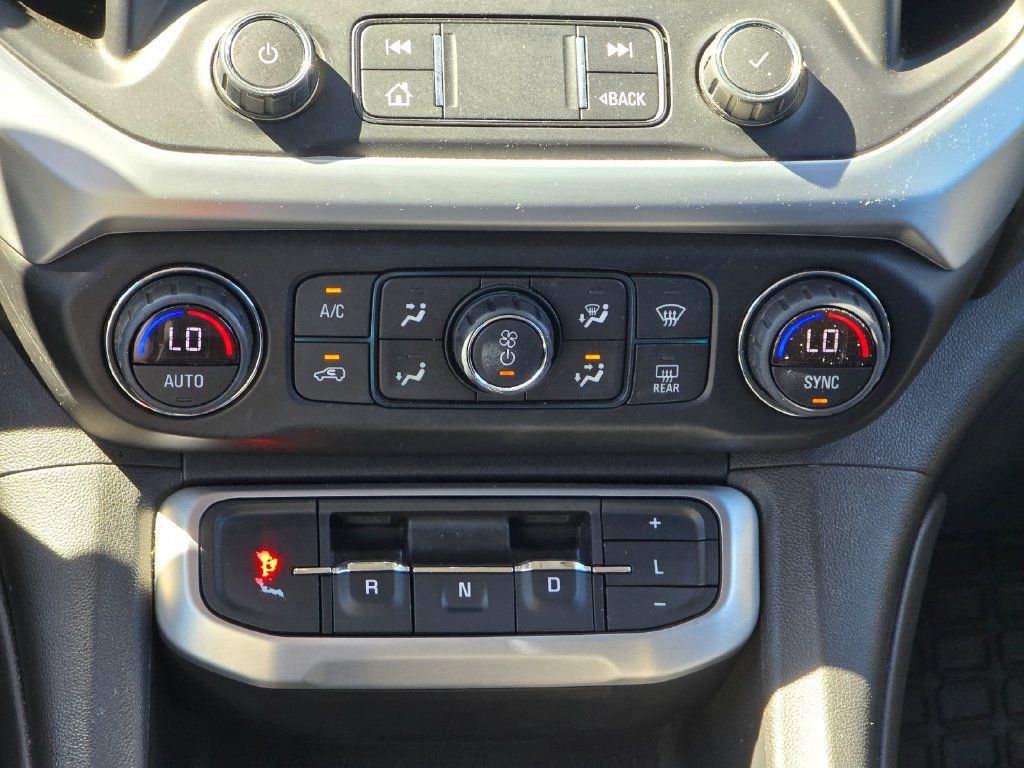 Used 2020 GMC Acadia SLT FWD image 18
