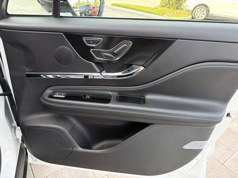 Certified 2024 Lincoln Corsair FWD image 19