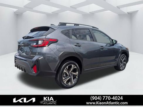 Used 2025 Subaru Crosstrek 2.5i Premium AWD/4WD image 3