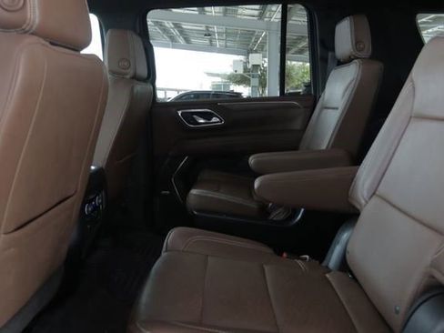 Certified 2024 Chevrolet Suburban High Country AWD/4WD image 30