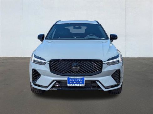 New 2026 Volvo XC60 T8 Ultra w/ Climate Package PRO AWD/4WD image 4