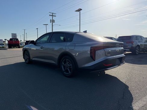 Used 2025 Kia K4 FWD image 5