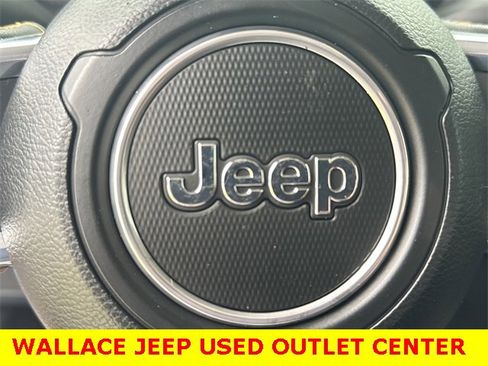 Used 2023 Jeep Gladiator Overland image 36