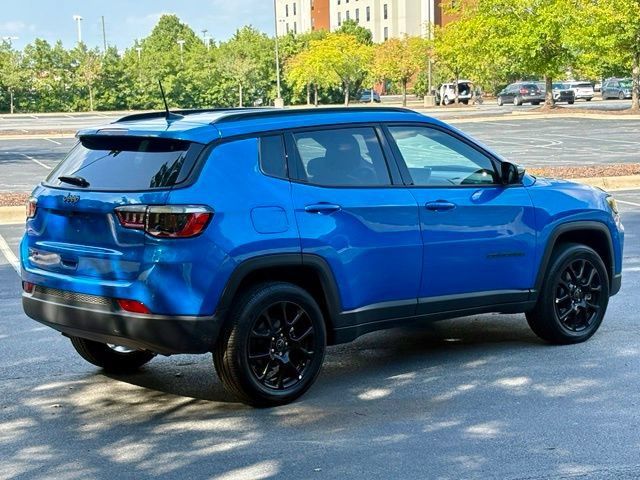 Used 2026 Jeep Compass Latitude AWD/4WD image 8