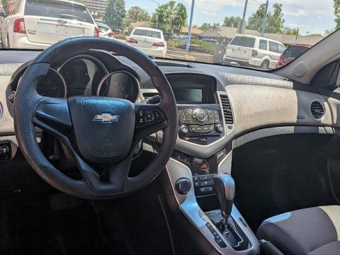 Used 2014 Chevrolet Cruze LS FWD image 11