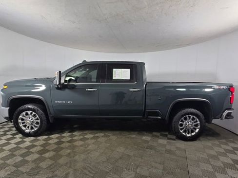 Used 2025 Chevrolet Silverado 3500 LTZ w/ LTZ Premium Package image 8