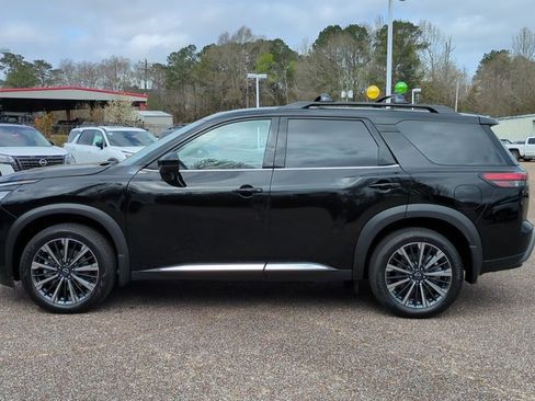 New 2026 Nissan Pathfinder Platinum image 8