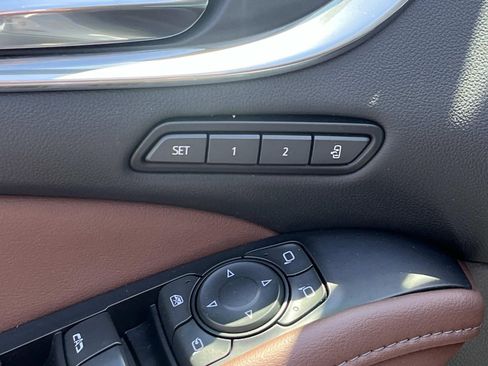 Used 2021 Buick Enclave Avenir AWD/4WD image 32