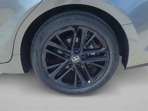 Used 2026 Toyota Camry SE FWD image 9