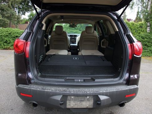 Used 2010 Chevrolet Traverse LTZ AWD/4WD image 19
