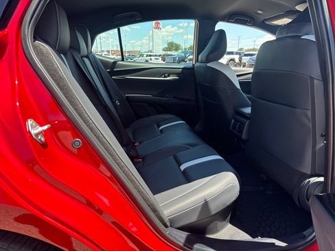 Used 2025 Toyota Camry SE FWD image 13
