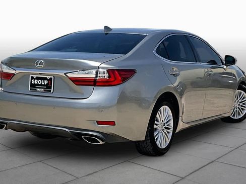 Used 2016 Lexus ES 350 w/ Premium Package w/Wood Trim FWD image 11