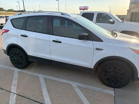 Used 2016 Ford Escape S FWD image 6