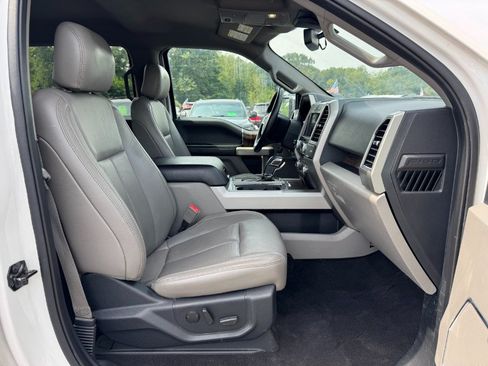 Used 2019 Ford F150 Lariat w/ Equipment Group 502A Luxury AWD/4WD image 18