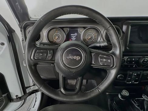 Used 2022 Jeep Gladiator Sport image 12