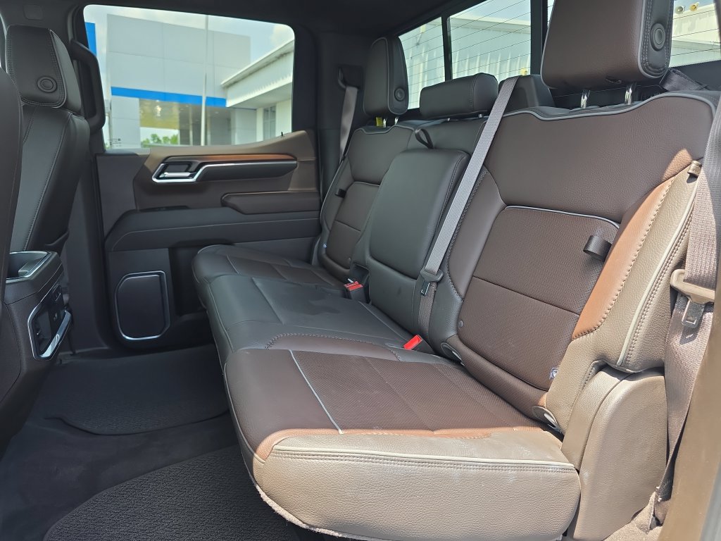 Used 2025 GMC Sierra 1500 Denali w/ Denali Reserve Package AWD/4WD image 12