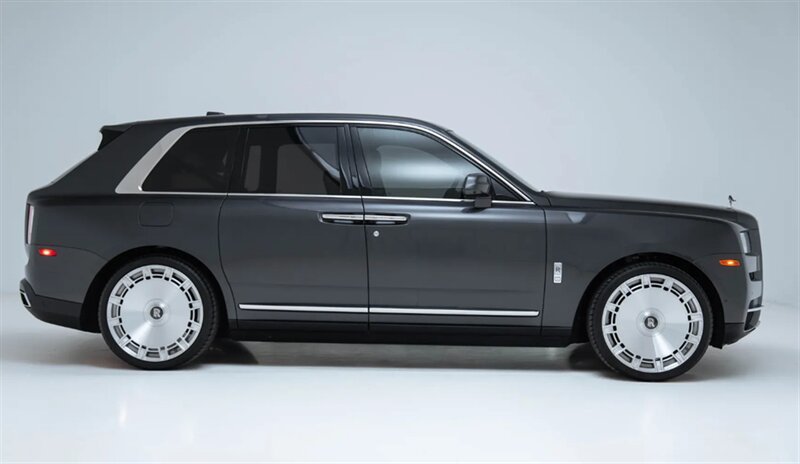 Used 2022 Rolls-Royce Cullinan AWD/4WD image 3