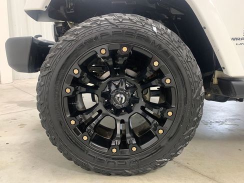 Used 2018 Jeep Wrangler Unlimited Altitude image 2