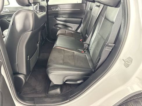 Used 2018 Jeep Grand Cherokee Altitude AWD/4WD image 21
