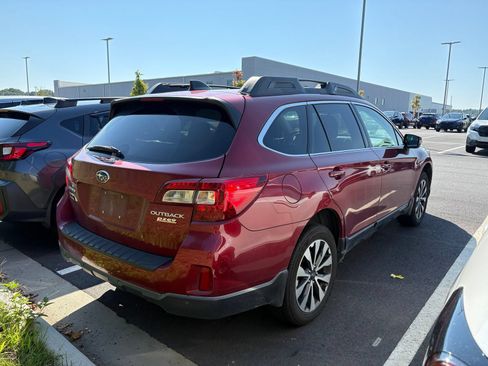 Used 2017 Subaru Outback 2.5i Limited AWD/4WD image 6