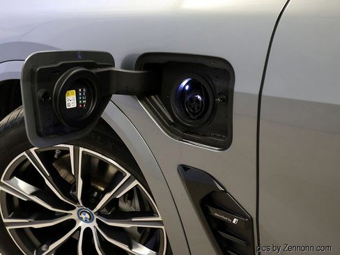 Certified 2024 BMW X5 xDrive50e w/ M Sport Package image 10