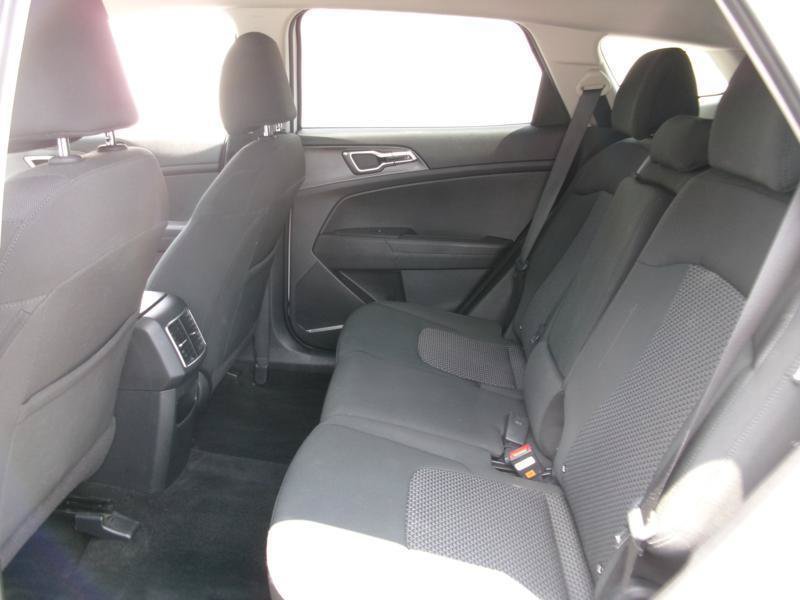 Used 2025 Kia Sportage LX FWD image 10