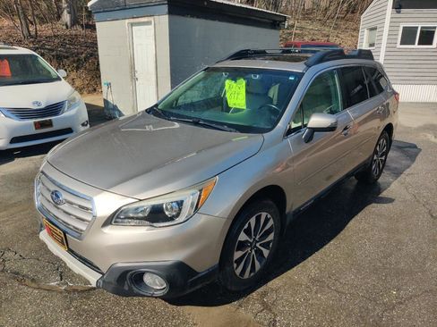 Used 2016 Subaru Outback 2.5i Limited image 2