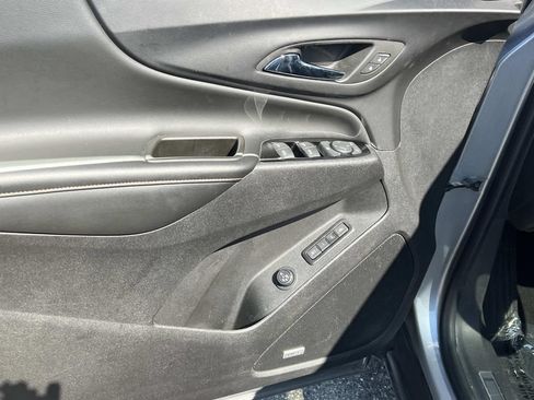 Used 2023 Chevrolet Equinox Premier AWD/4WD image 12