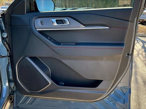 Used 2025 Ford Explorer ST-Line w/ Premium Package image 25