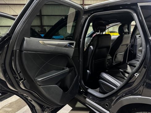 Used 2019 Lincoln MKC Premiere image 16
