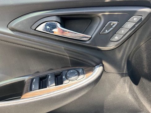 Used 2022 Chevrolet Malibu Premier FWD image 14